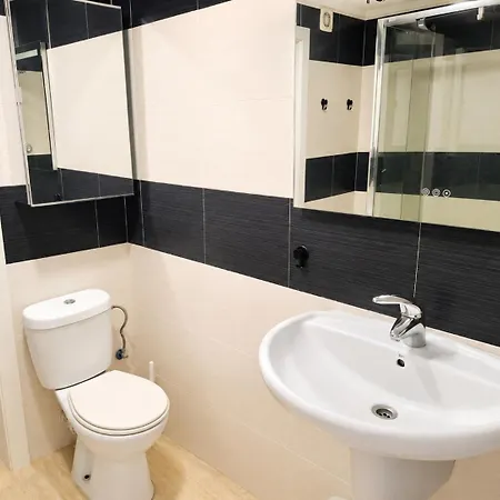 Apartament Senia Apartment, - 4 Min Walk To The *